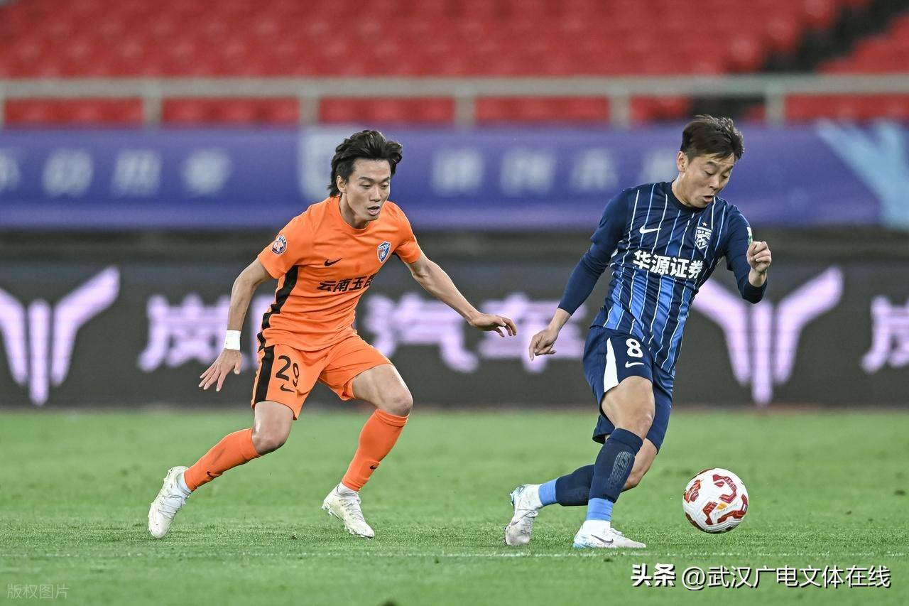 武汉三镇发布备战花絮，赛前完成体检，意甲任务艰巨，年轻球员得到机会
